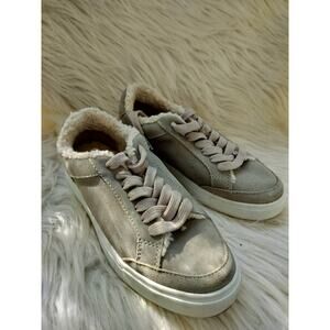 5282)Birdies the Cardinal Size 6 Taupe Suede Faux Shearling Lined Sneakers
